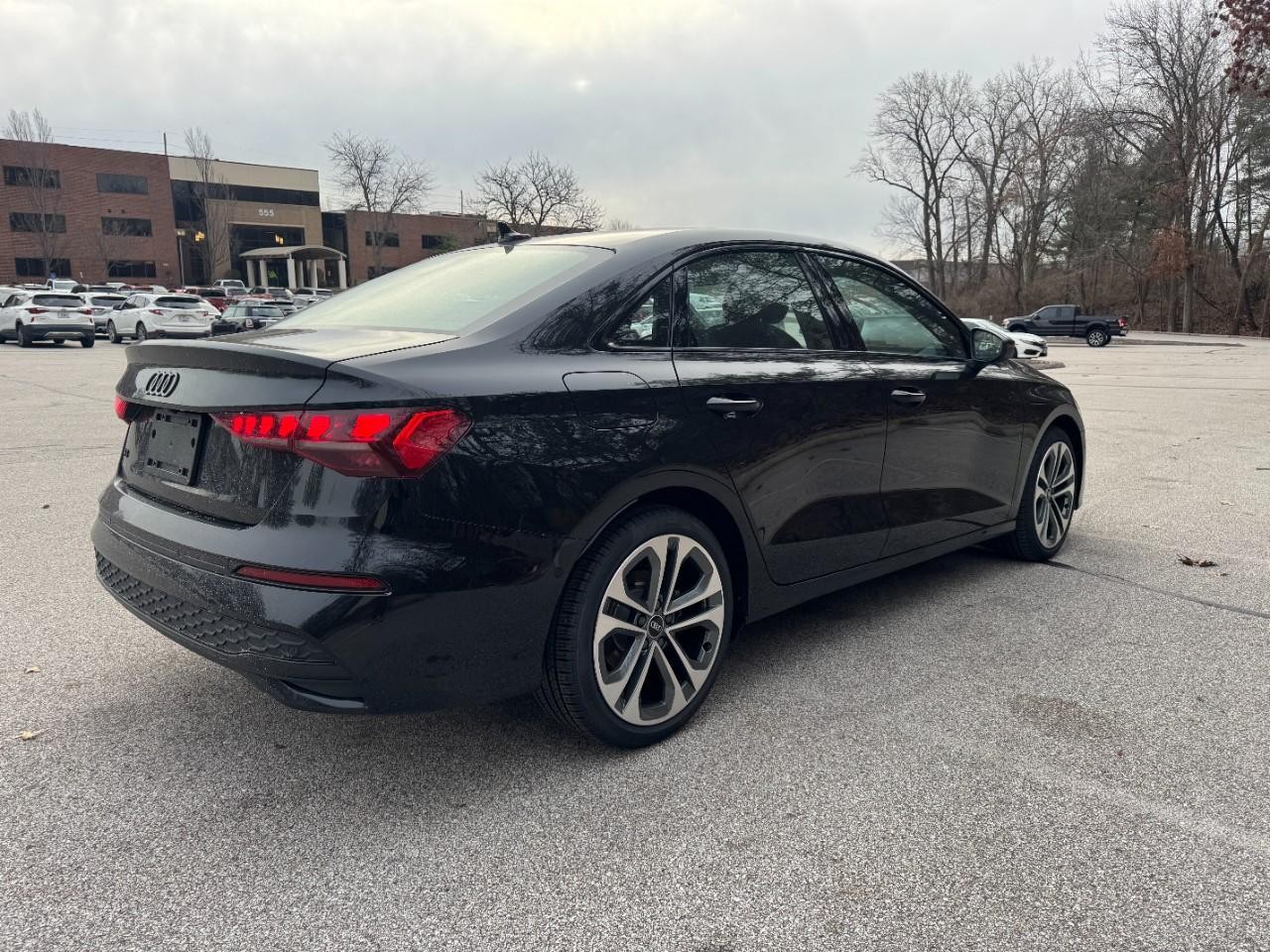 Audi A3 Vehicle Full-screen Gallery Image 04