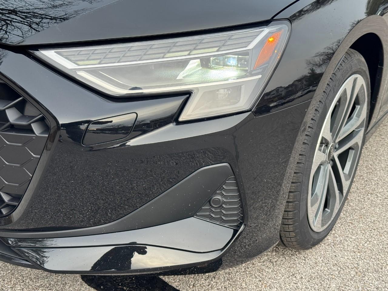 Audi A3 Vehicle Full-screen Gallery Image 09