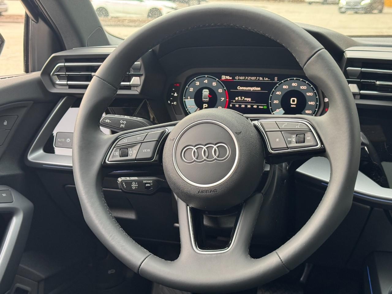 Audi A3 Vehicle Full-screen Gallery Image 15