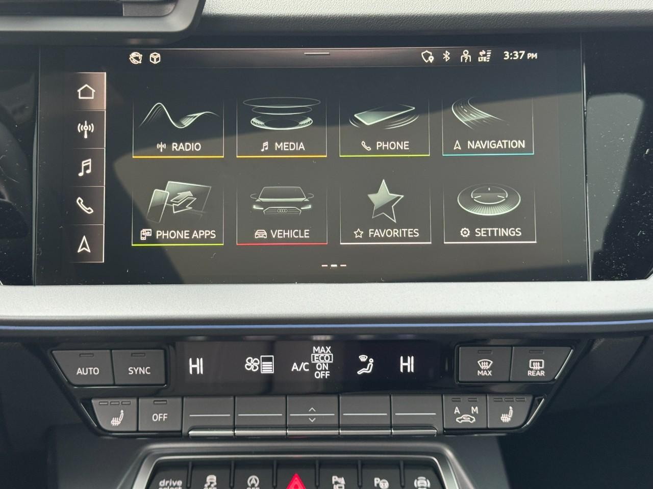 Audi A3 Vehicle Full-screen Gallery Image 16