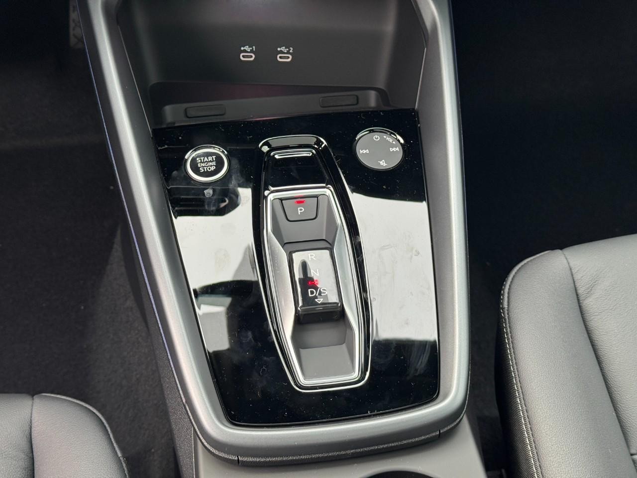 Audi A3 Vehicle Full-screen Gallery Image 17