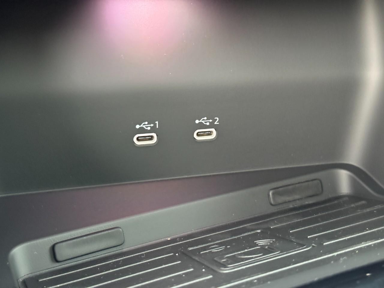 Audi A3 Vehicle Full-screen Gallery Image 26