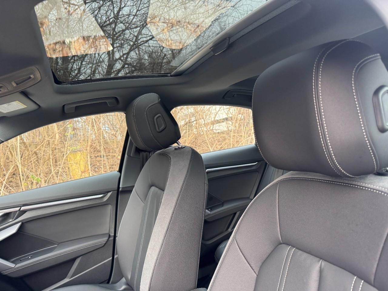 Audi A3 Vehicle Full-screen Gallery Image 31