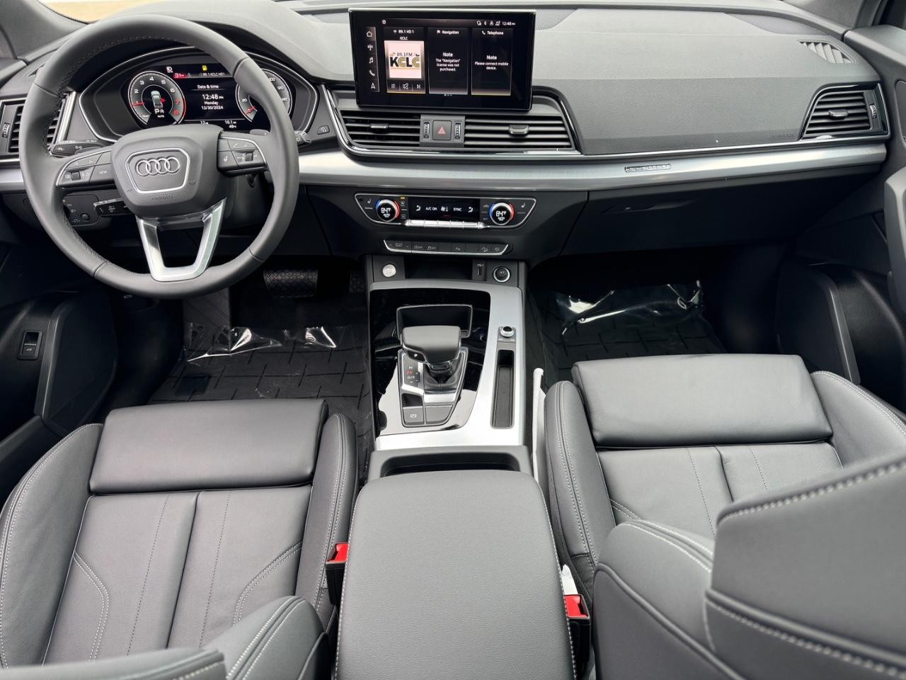Audi Q5 Vehicle Full-screen Gallery Image 14