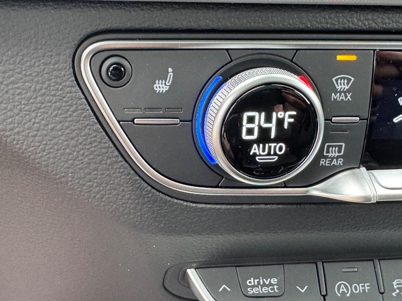 Audi Q5 Vehicle Full-screen Gallery Image 27