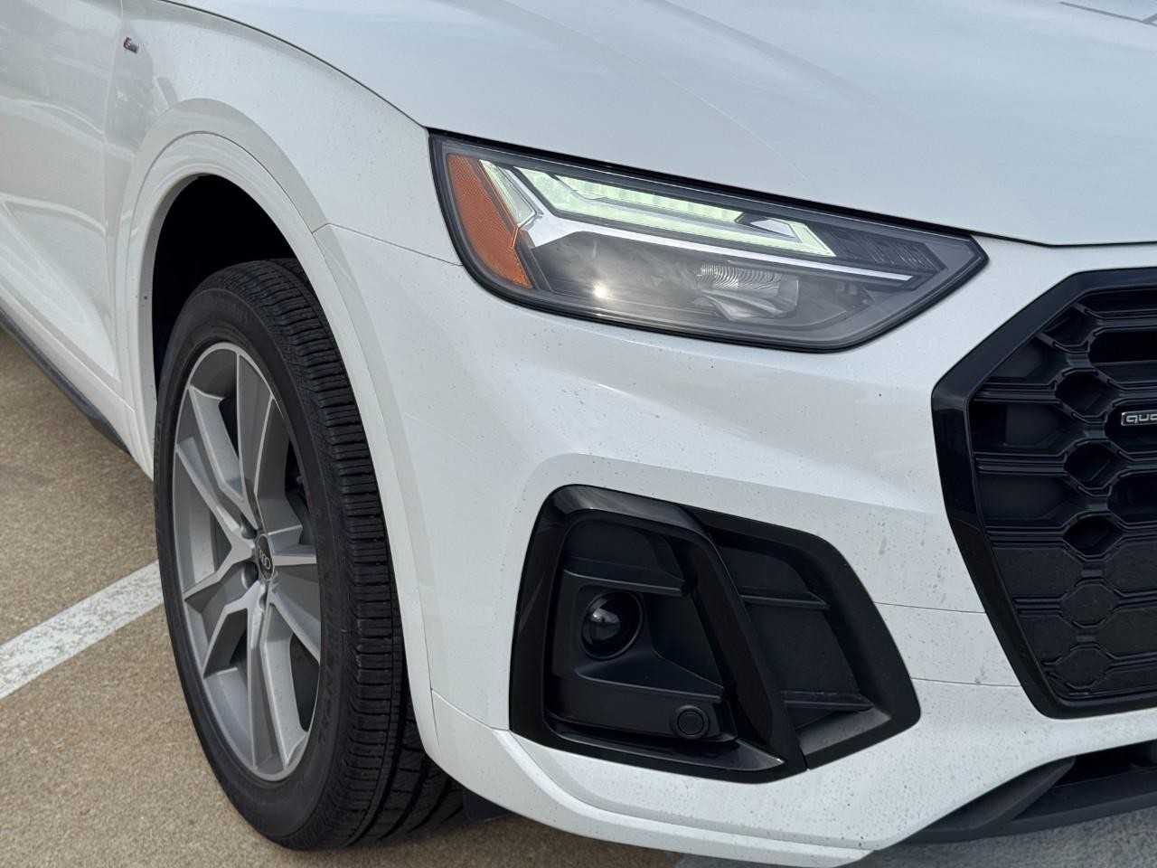 Audi Q5 Vehicle Full-screen Gallery Image 08