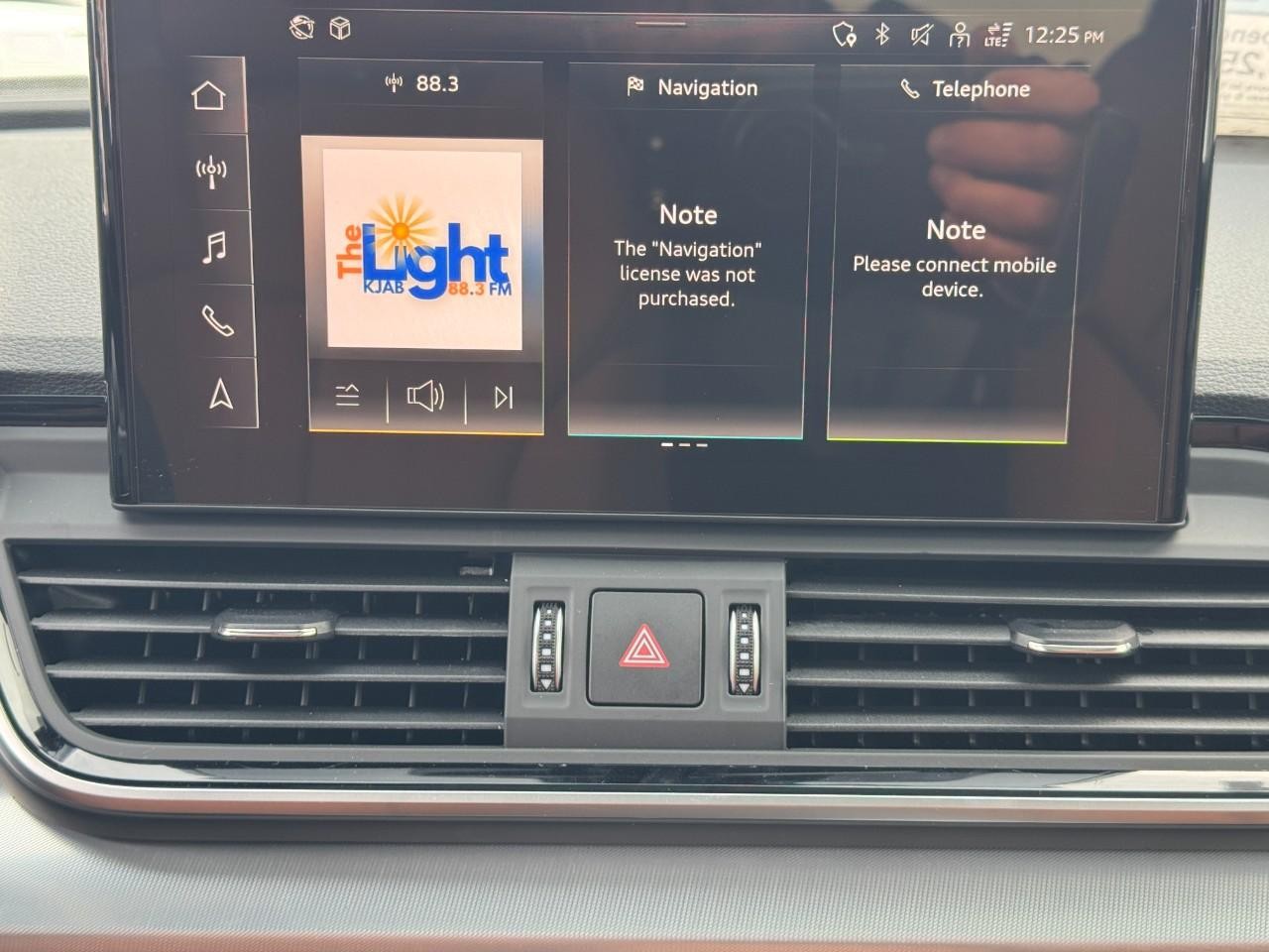 Audi Q5 Vehicle Full-screen Gallery Image 16