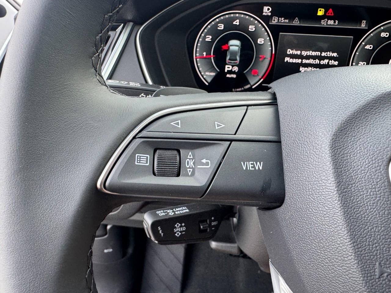 Audi Q5 Vehicle Full-screen Gallery Image 21