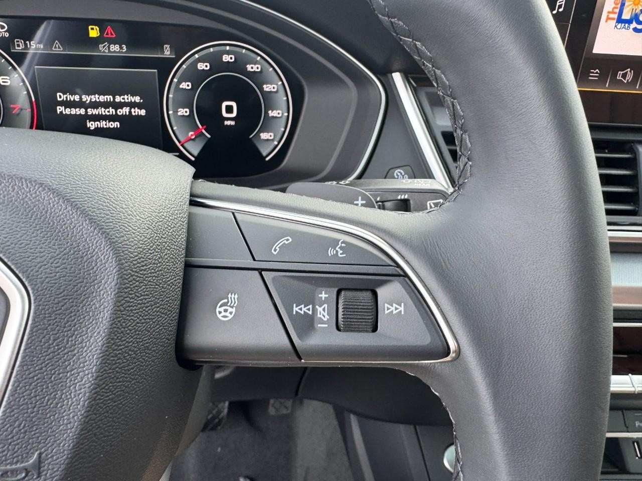 Audi Q5 Vehicle Full-screen Gallery Image 22