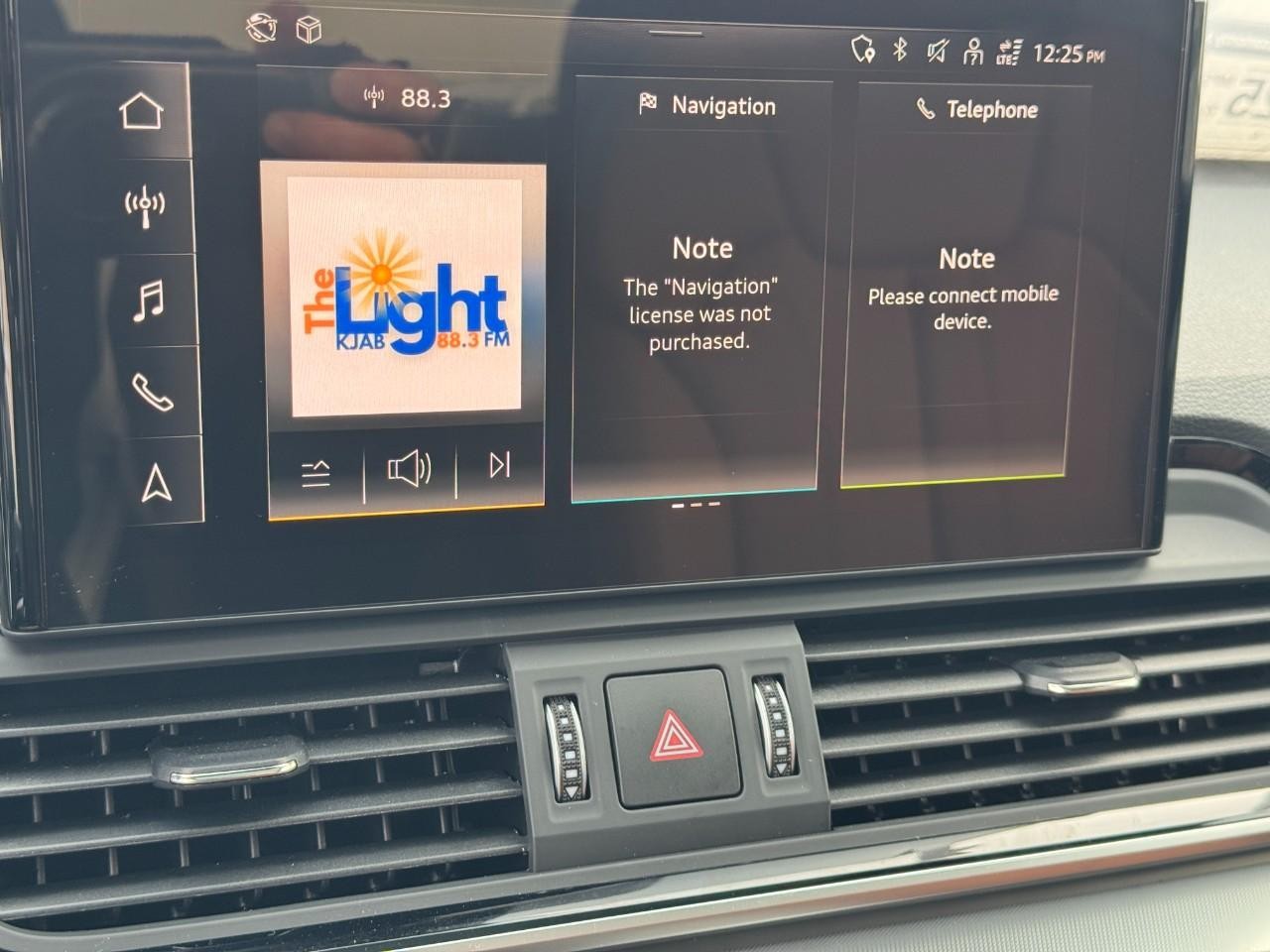 Audi Q5 Vehicle Full-screen Gallery Image 25