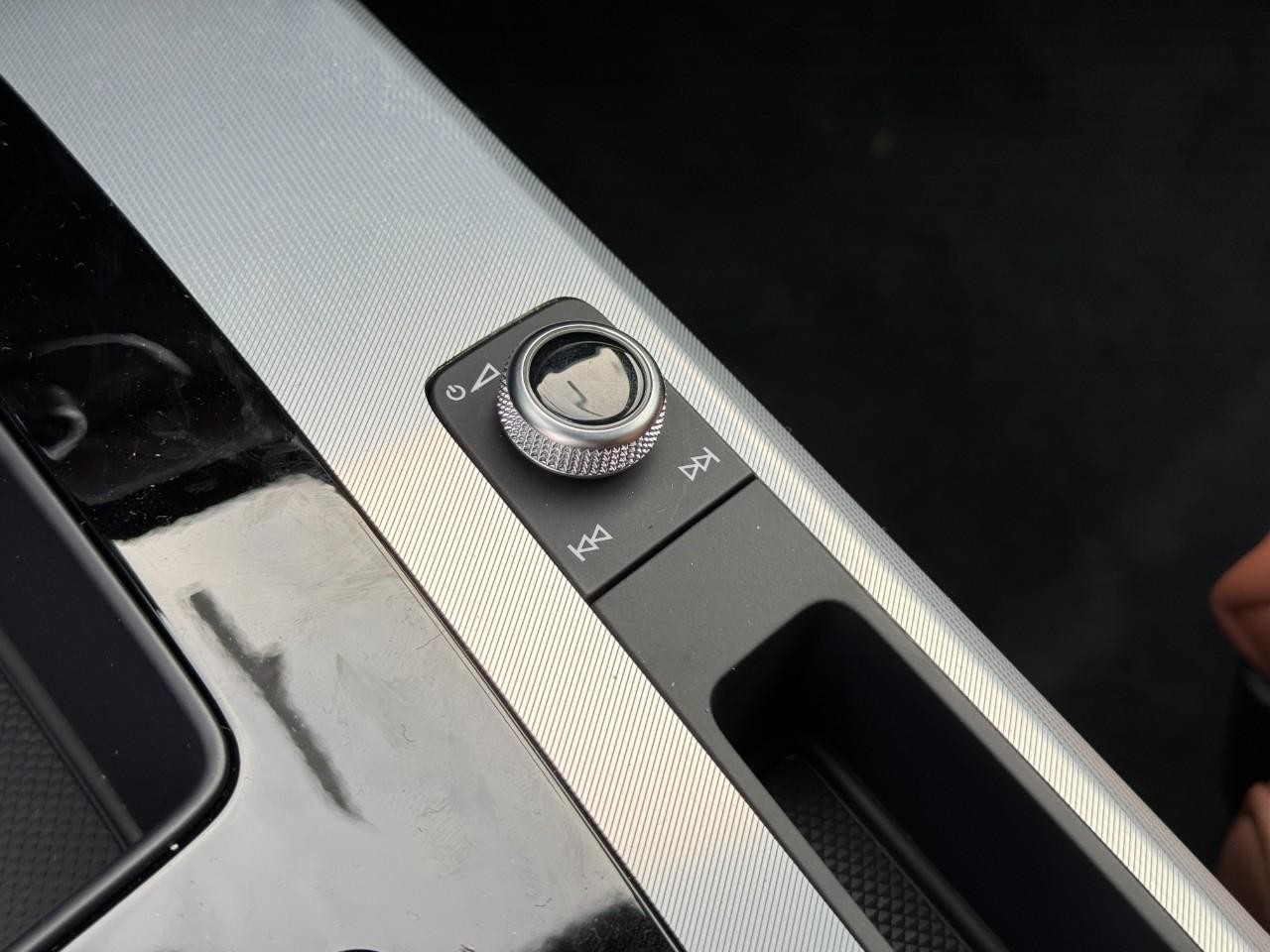 Audi Q5 Vehicle Full-screen Gallery Image 28