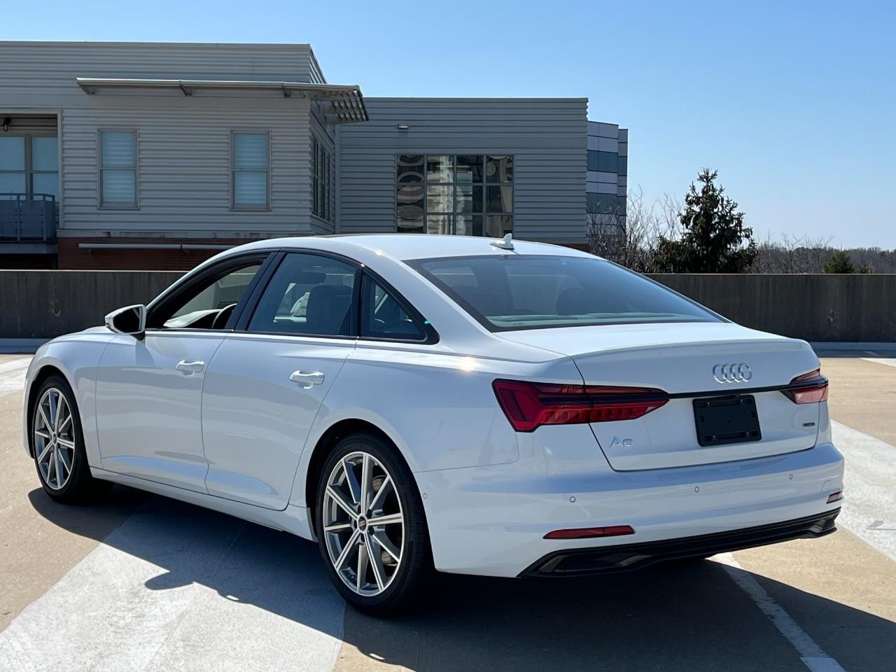 Audi A6 Sedan Vehicle Full-screen Gallery Image 3