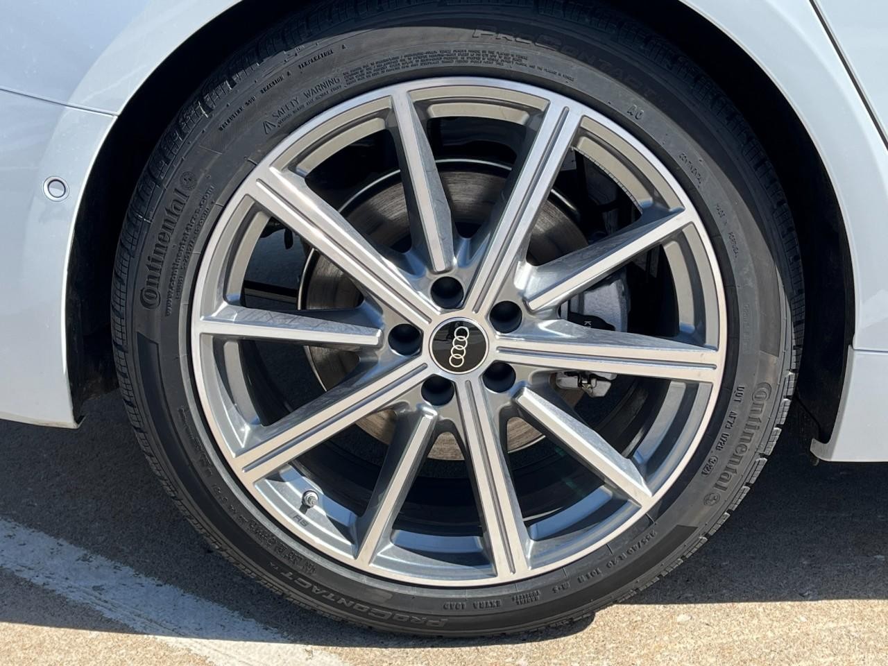 Audi A6 Sedan Vehicle Full-screen Gallery Image 5