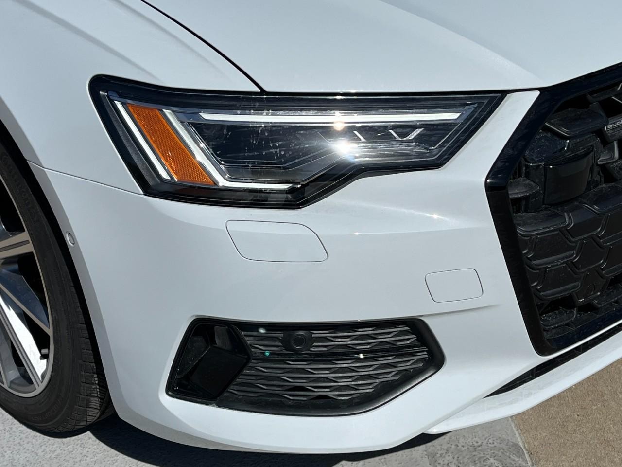 Audi A6 Sedan Vehicle Full-screen Gallery Image 8