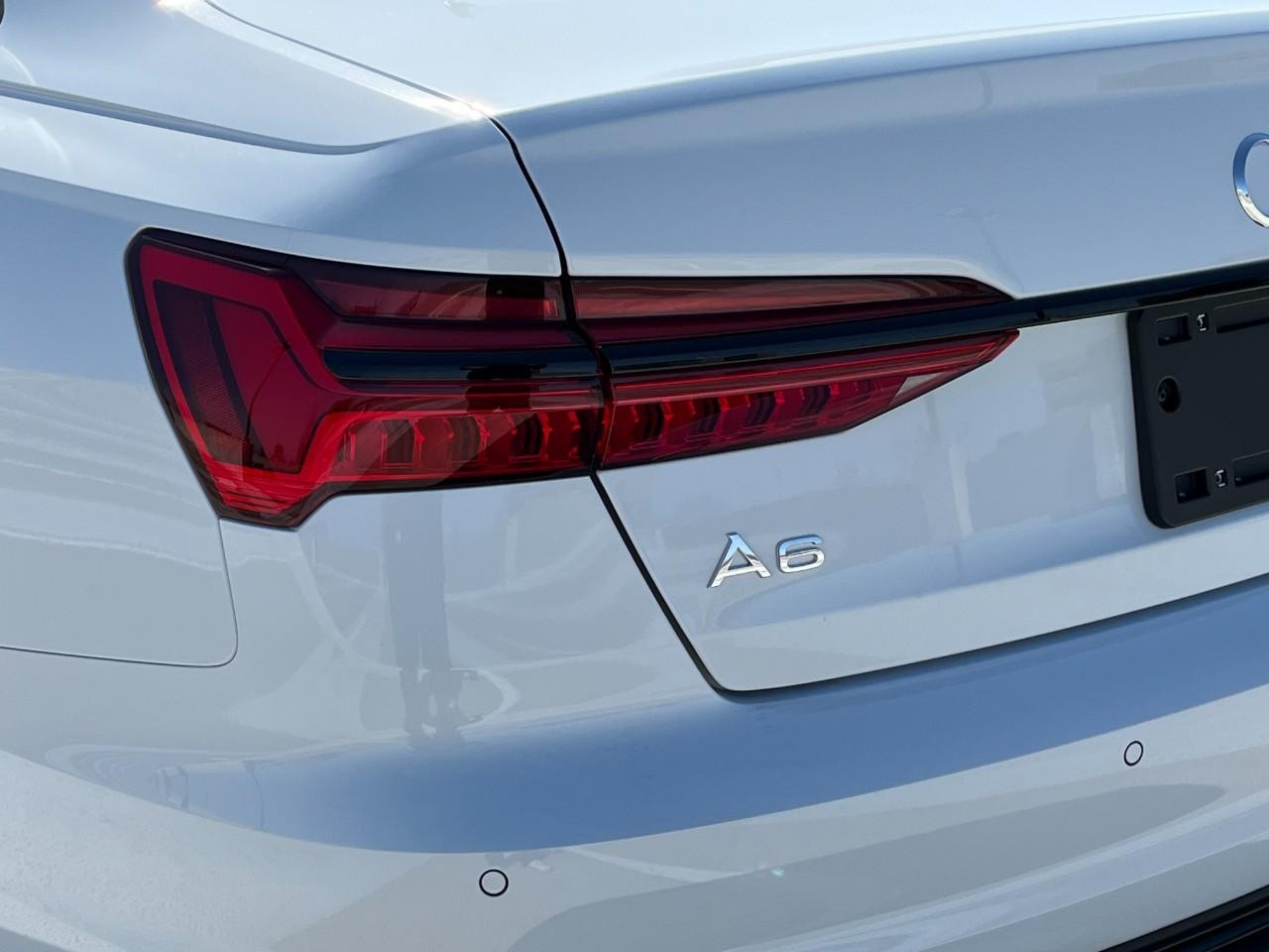 Audi A6 Sedan Vehicle Full-screen Gallery Image 11