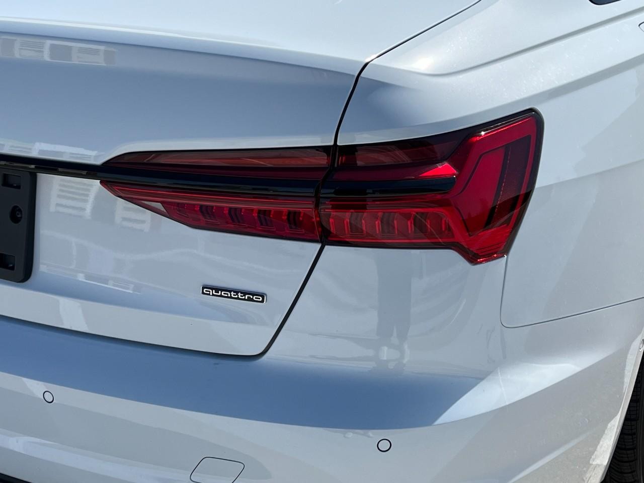 Audi A6 Sedan Vehicle Full-screen Gallery Image 12