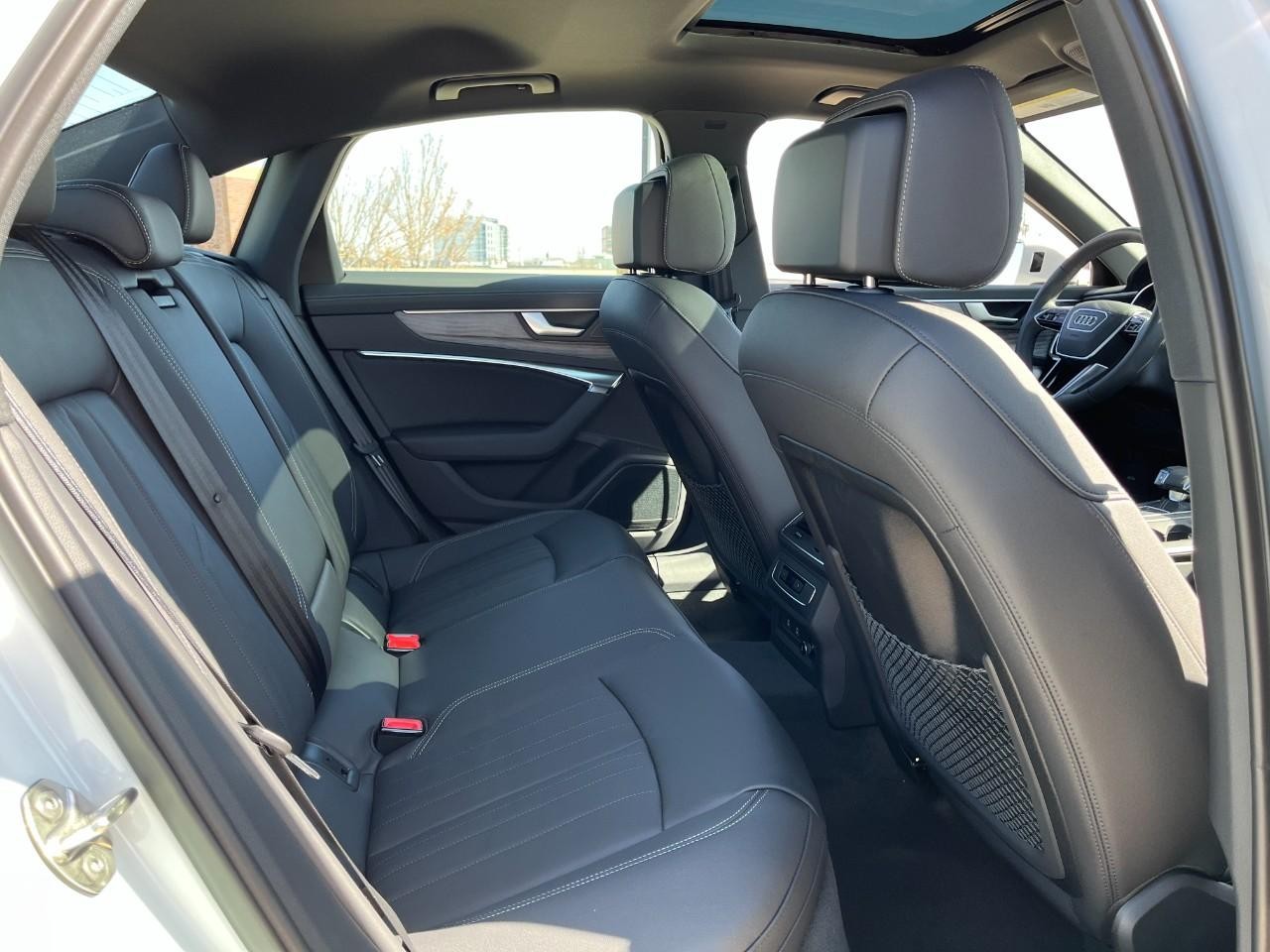 Audi A6 Sedan Vehicle Full-screen Gallery Image 13