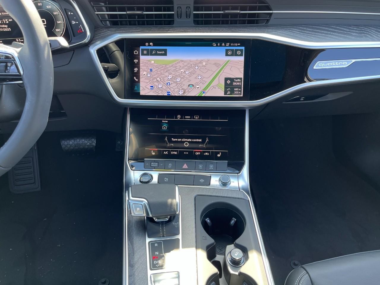 Audi A6 Sedan Vehicle Full-screen Gallery Image 16