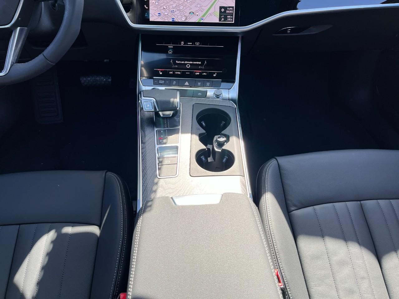 Audi A6 Sedan Vehicle Full-screen Gallery Image 17