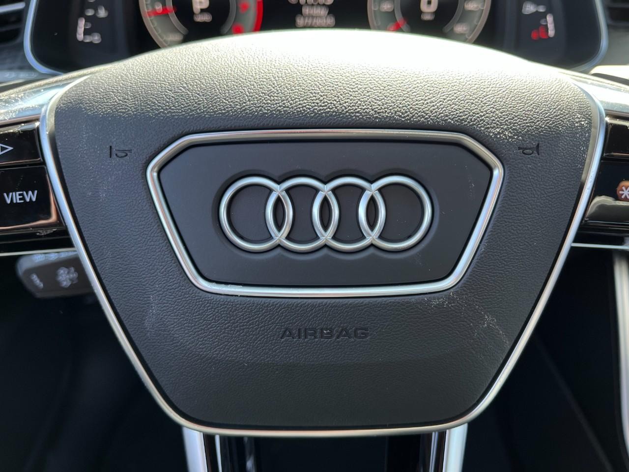 Audi A6 Sedan Vehicle Full-screen Gallery Image 22