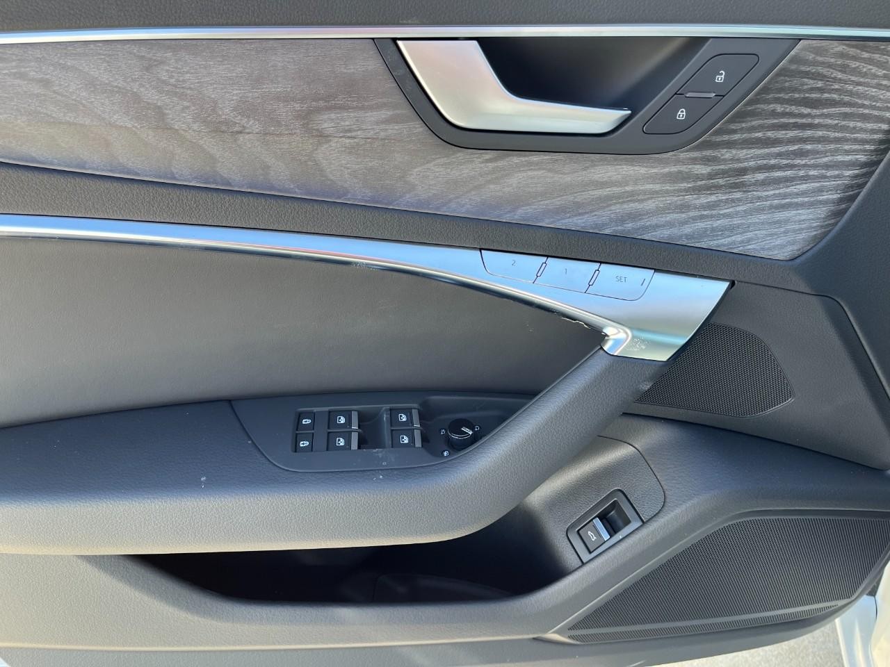 Audi A6 Sedan Vehicle Full-screen Gallery Image 30