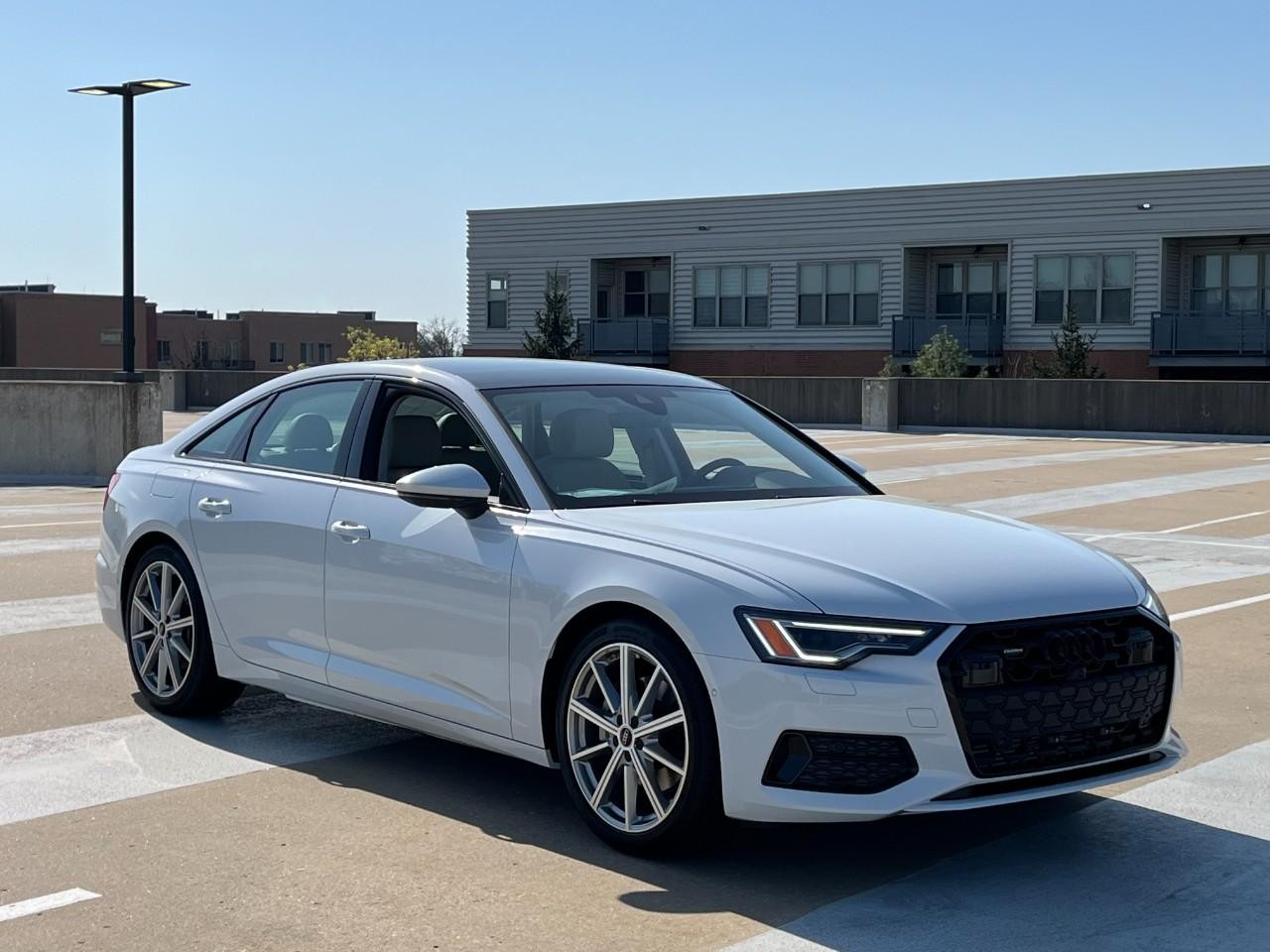 Audi A6 Sedan Vehicle Full-screen Gallery Image 6