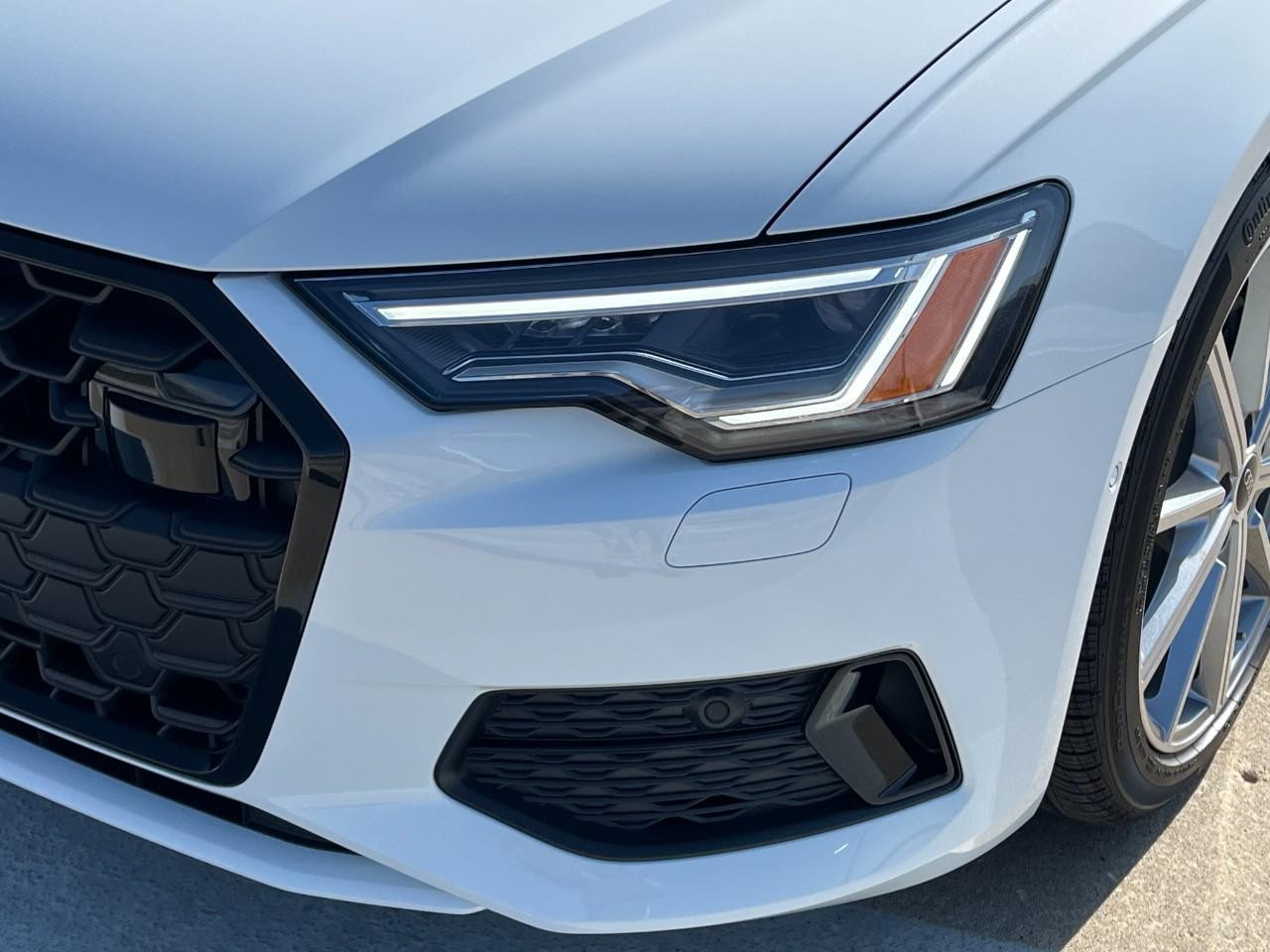 Audi A6 Sedan Vehicle Full-screen Gallery Image 9