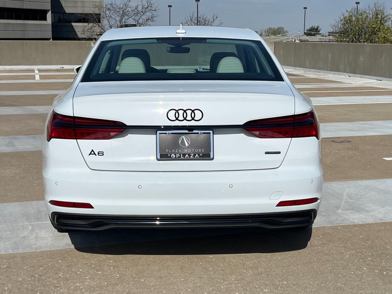 Audi A6 Sedan Vehicle Full-screen Gallery Image 10