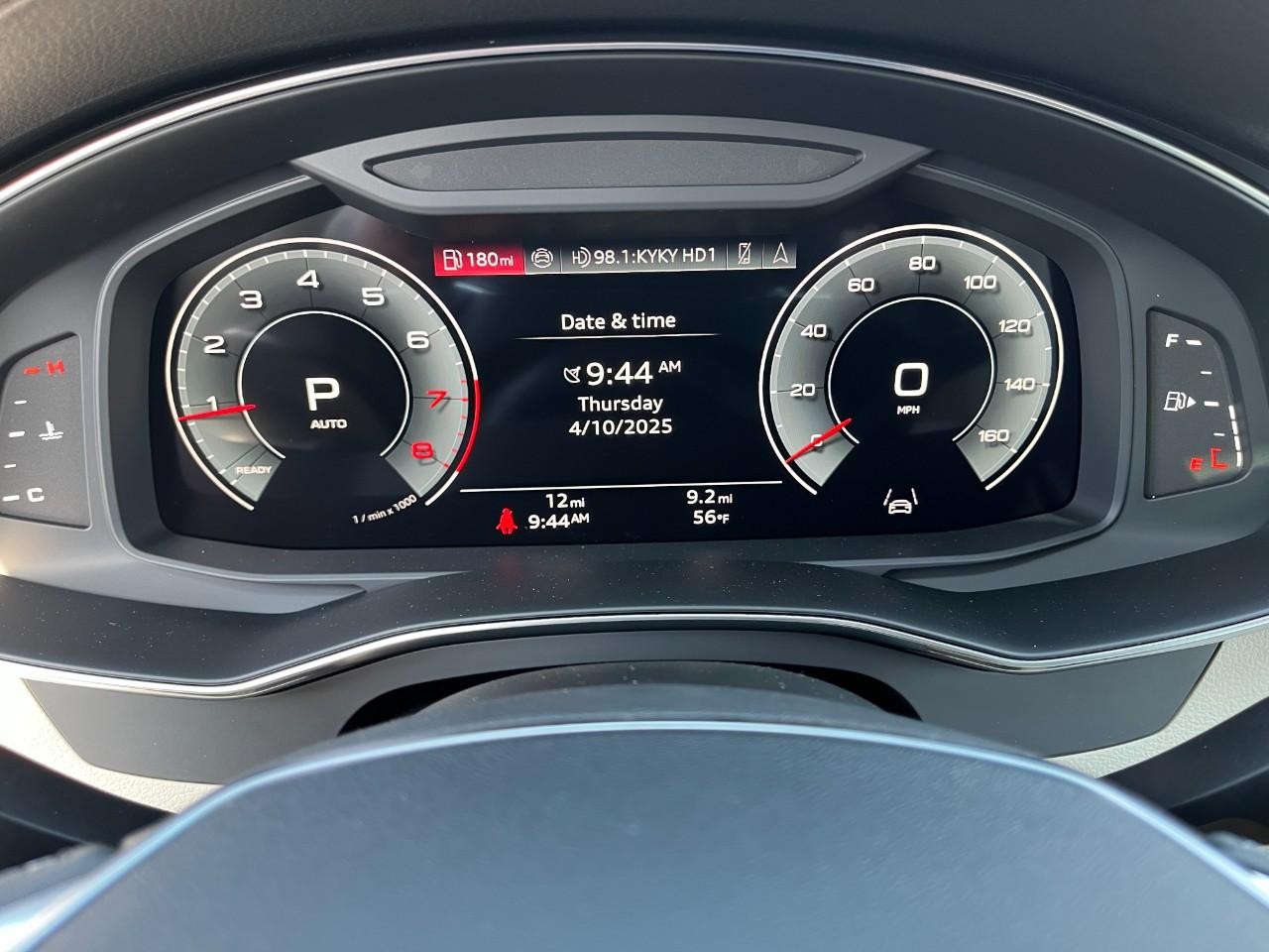 Audi A6 Sedan Vehicle Full-screen Gallery Image 24