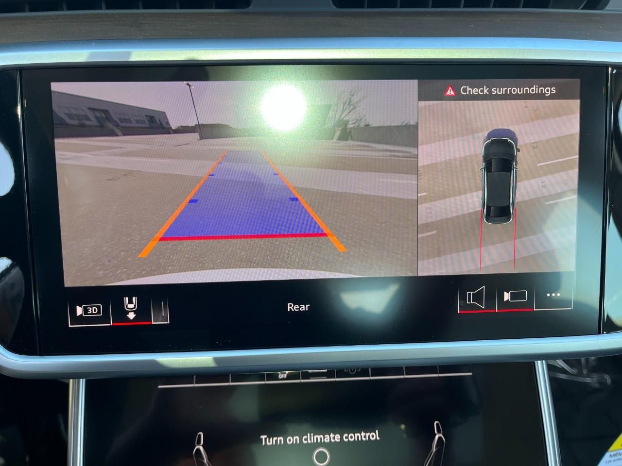 Audi A6 Sedan Vehicle Full-screen Gallery Image 26