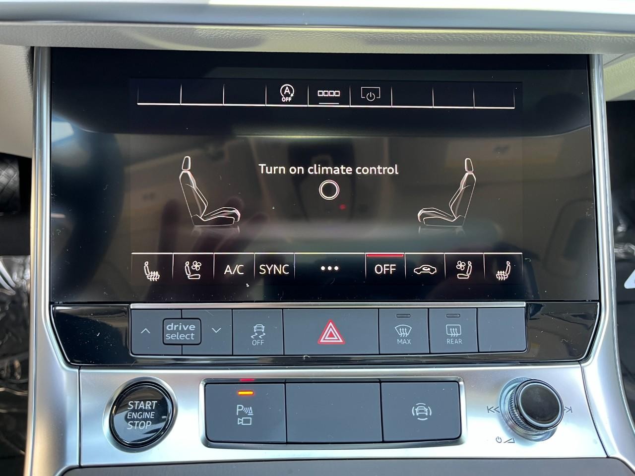 Audi A6 Sedan Vehicle Full-screen Gallery Image 27