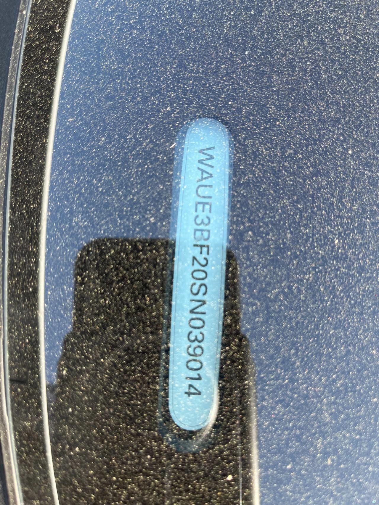 Audi A6 Sedan Vehicle Full-screen Gallery Image 38