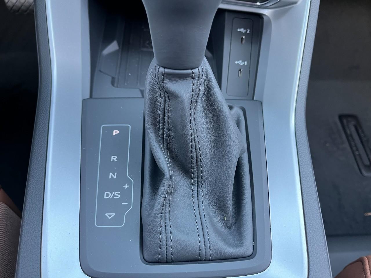 Audi Q3 Vehicle Full-screen Gallery Image 30