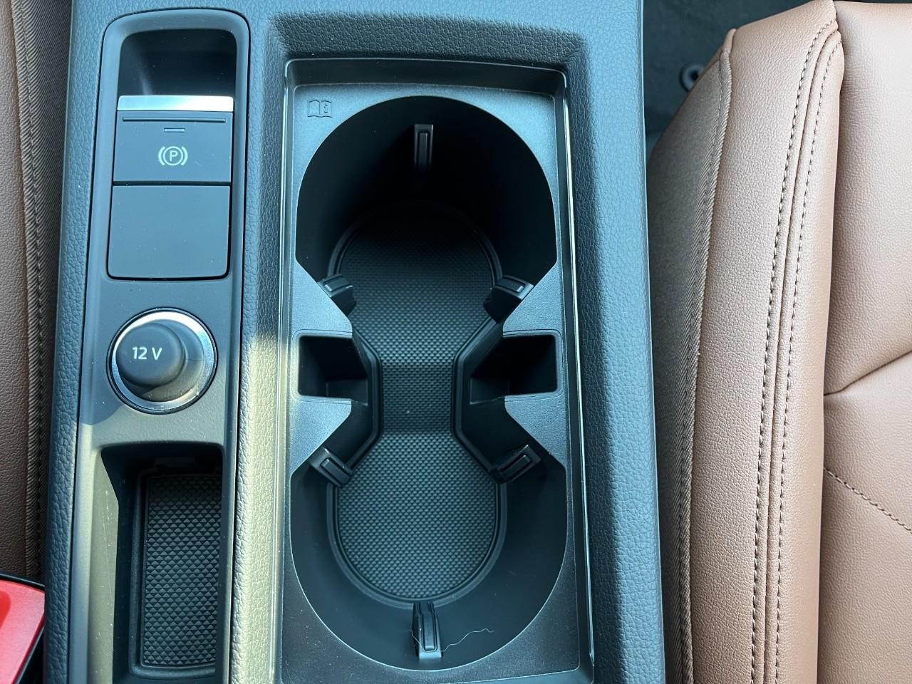 Audi Q3 Vehicle Full-screen Gallery Image 31