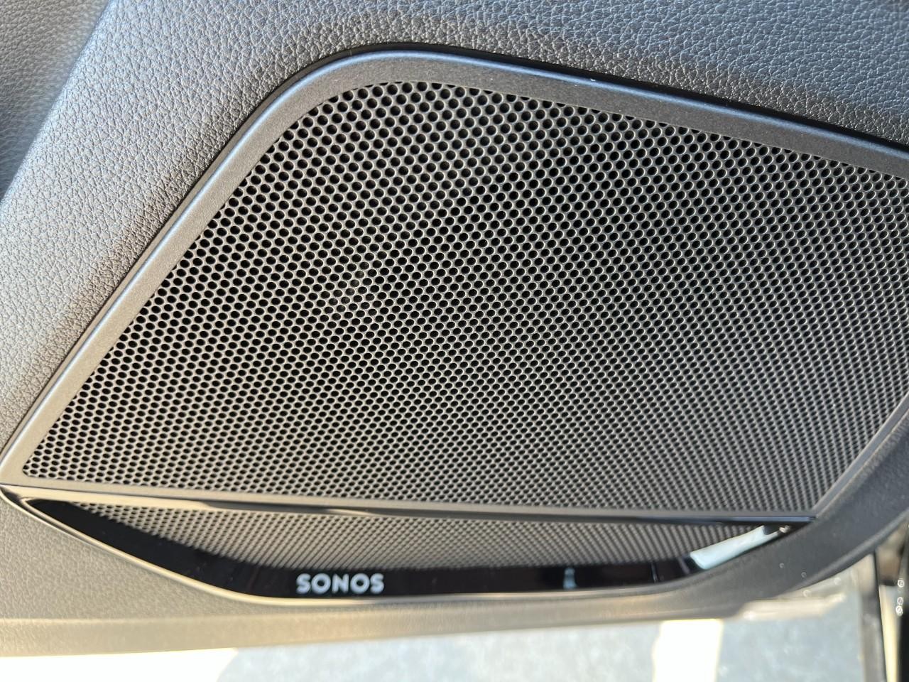 Audi Q3 Vehicle Full-screen Gallery Image 37