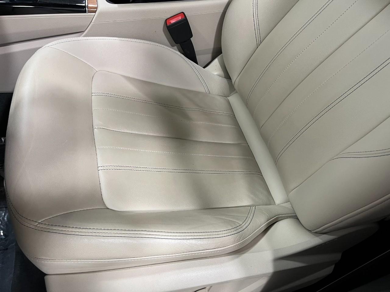 Audi Q5 Vehicle Full-screen Gallery Image 40