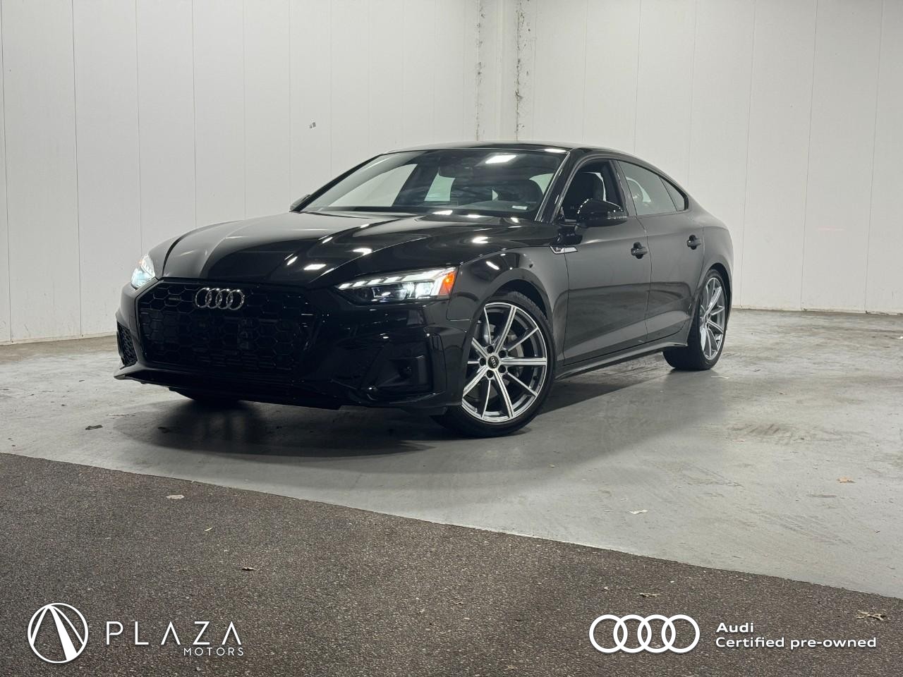 Audi A5 Sportback Vehicle Full-screen Gallery Image 01