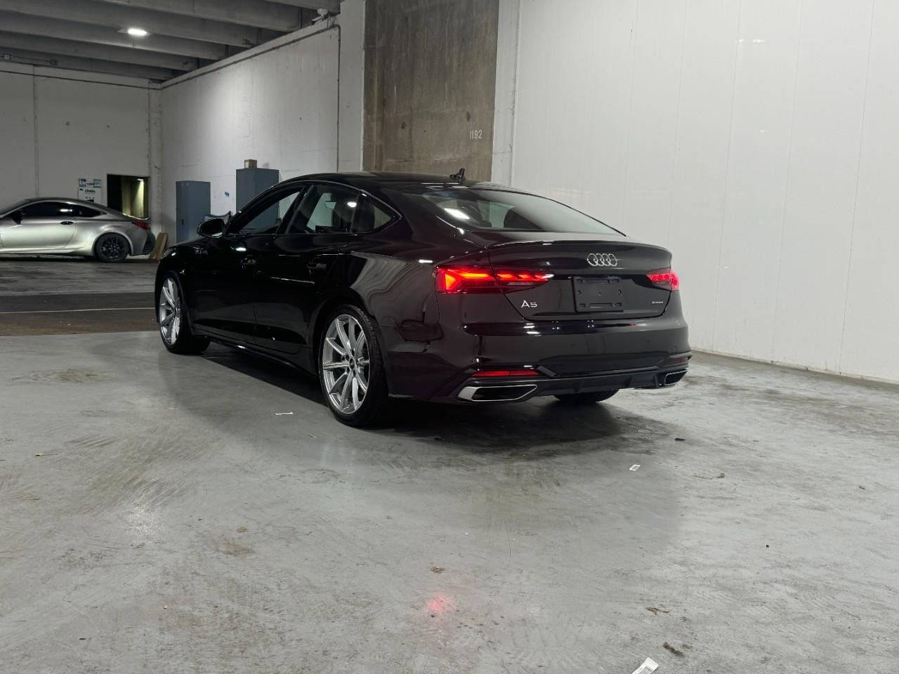 Audi A5 Sportback Vehicle Full-screen Gallery Image 03