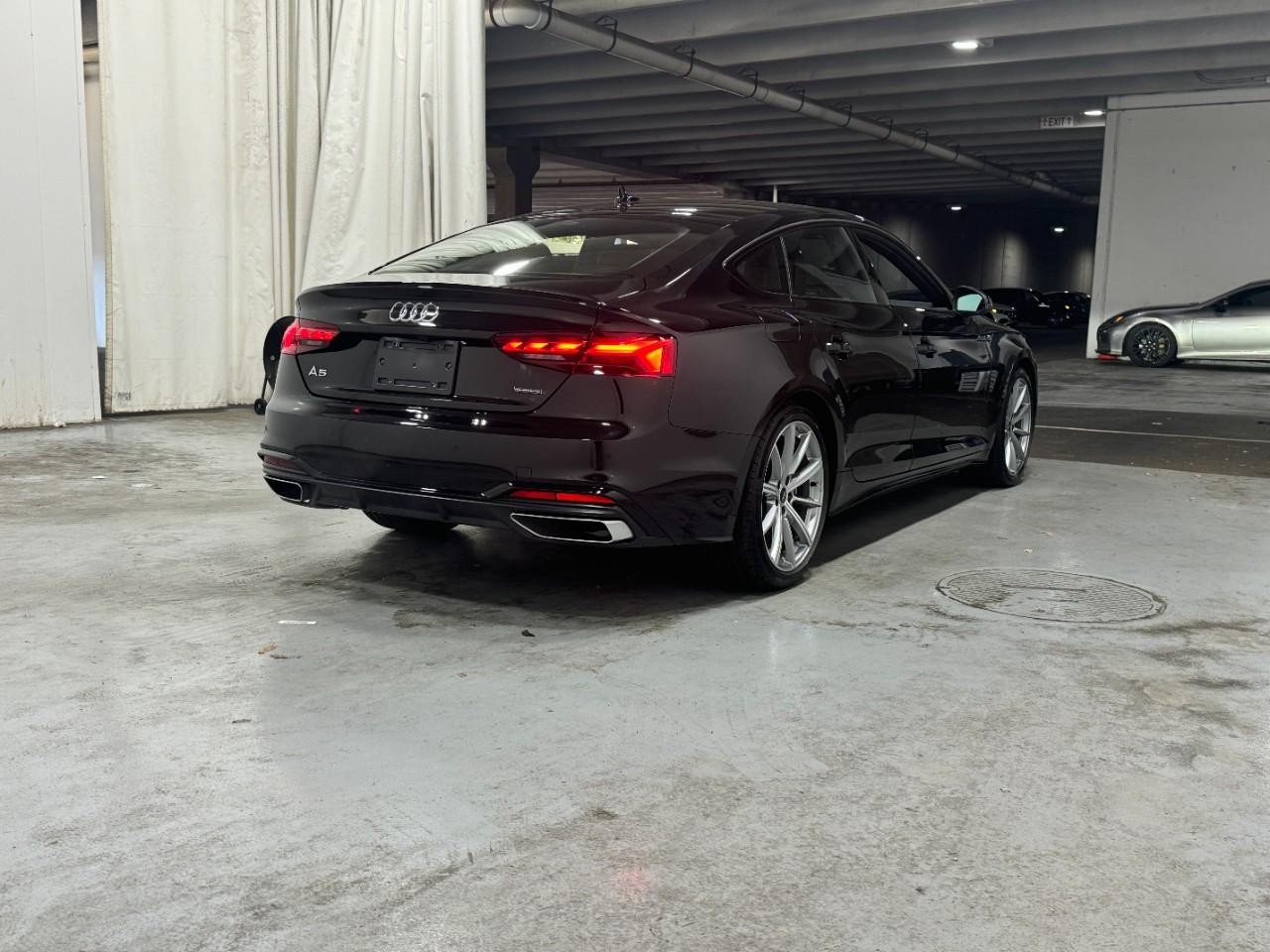 Audi A5 Sportback Vehicle Full-screen Gallery Image 04