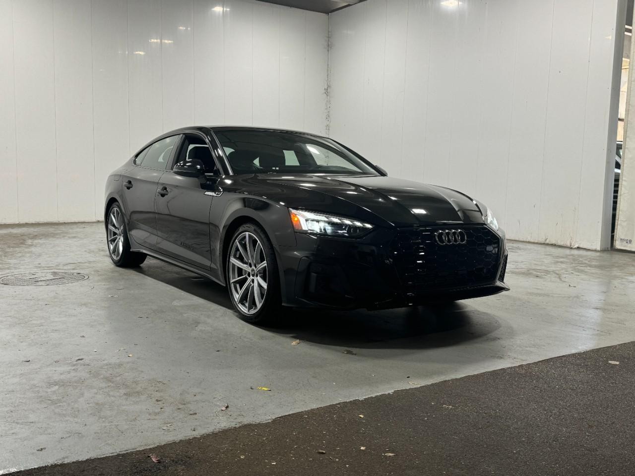 Audi A5 Sportback Vehicle Full-screen Gallery Image 06