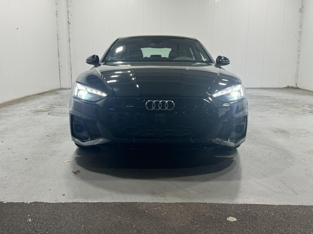 Audi A5 Sportback Vehicle Full-screen Gallery Image 07