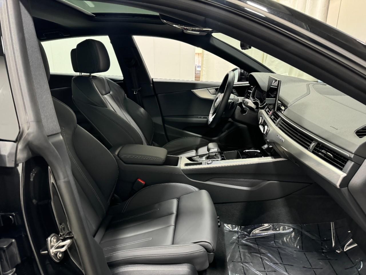 Audi A5 Sportback Vehicle Full-screen Gallery Image 19