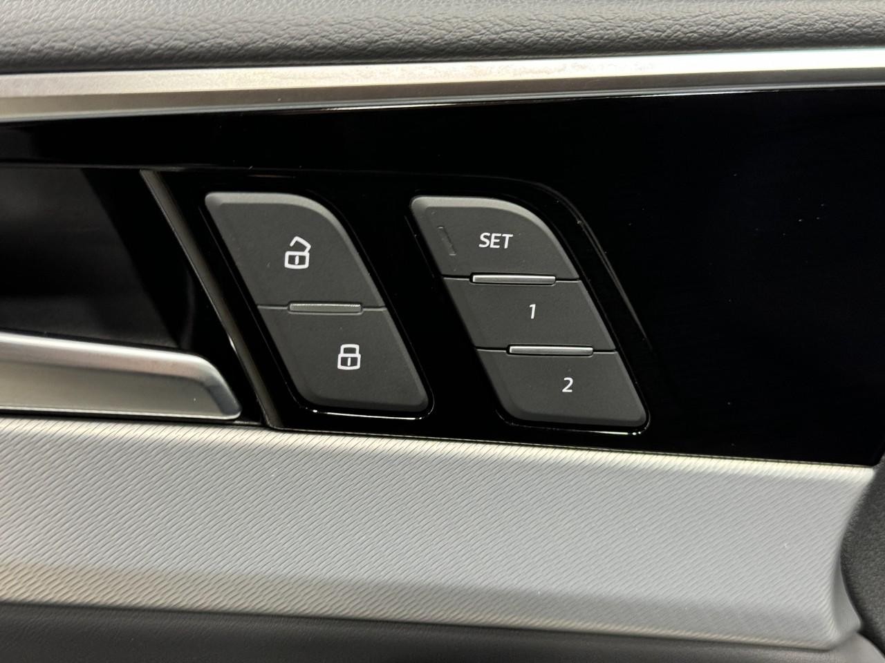 Audi A5 Sportback Vehicle Full-screen Gallery Image 24