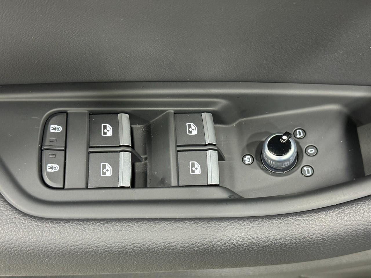 Audi A5 Sportback Vehicle Full-screen Gallery Image 25