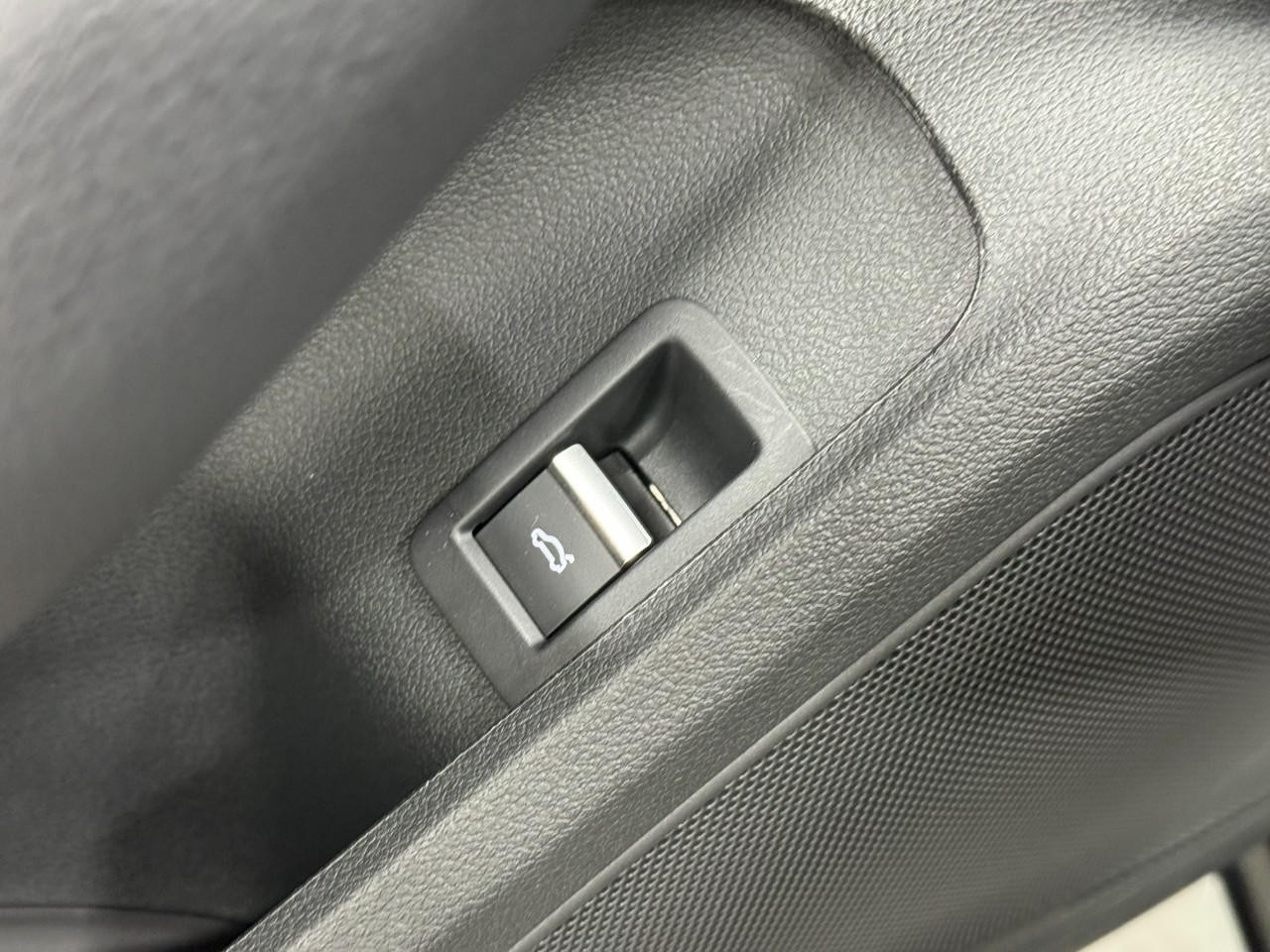 Audi A5 Sportback Vehicle Full-screen Gallery Image 26