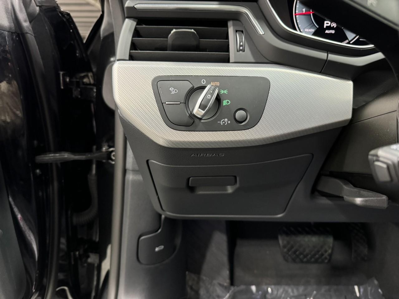 Audi A5 Sportback Vehicle Full-screen Gallery Image 30