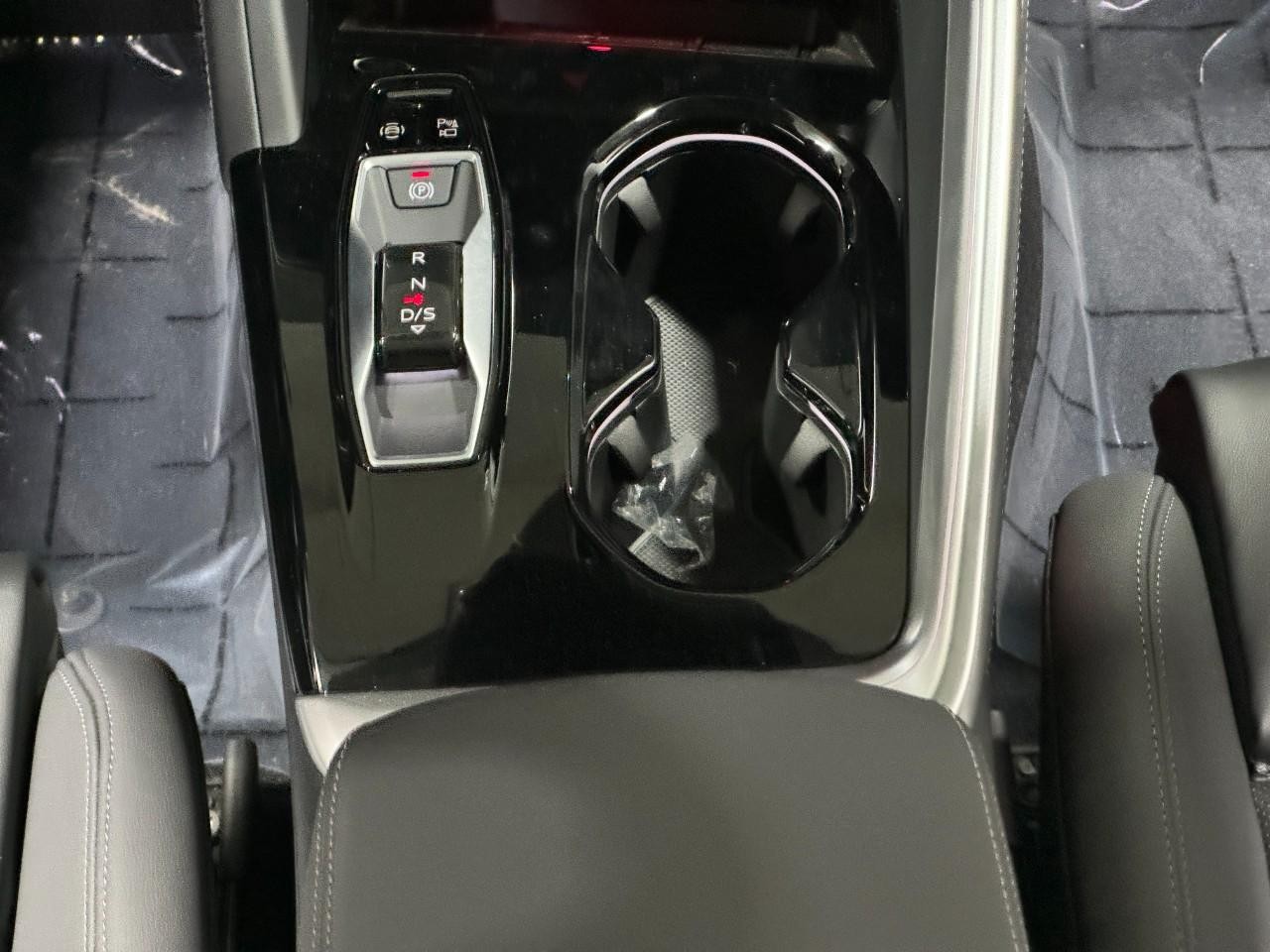 Audi Q5 Vehicle Full-screen Gallery Image 17