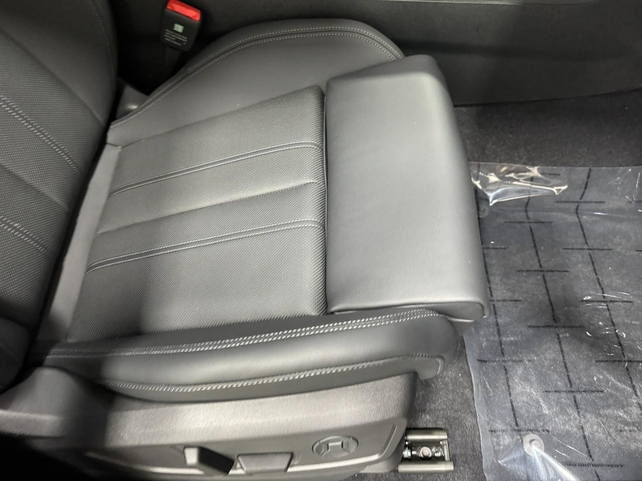 Audi Q5 Vehicle Full-screen Gallery Image 20