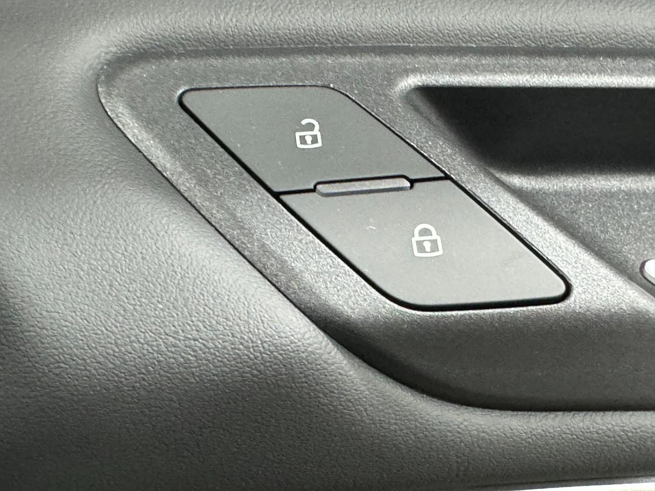 Audi Q5 Vehicle Full-screen Gallery Image 22