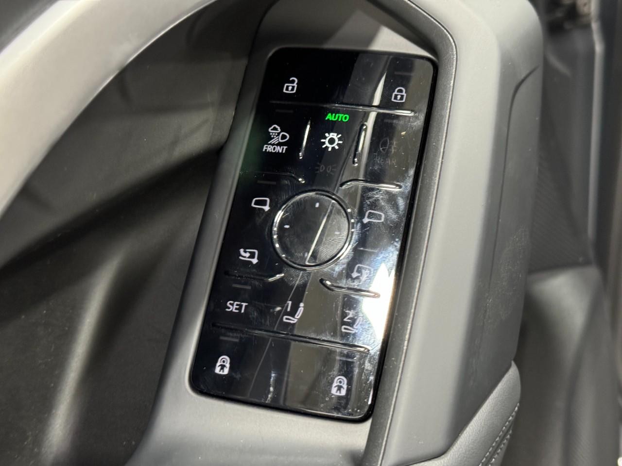 Audi Q5 Vehicle Full-screen Gallery Image 26